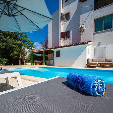 Big Swimming Pool Apartment Monvidal Pula Exterior foto
