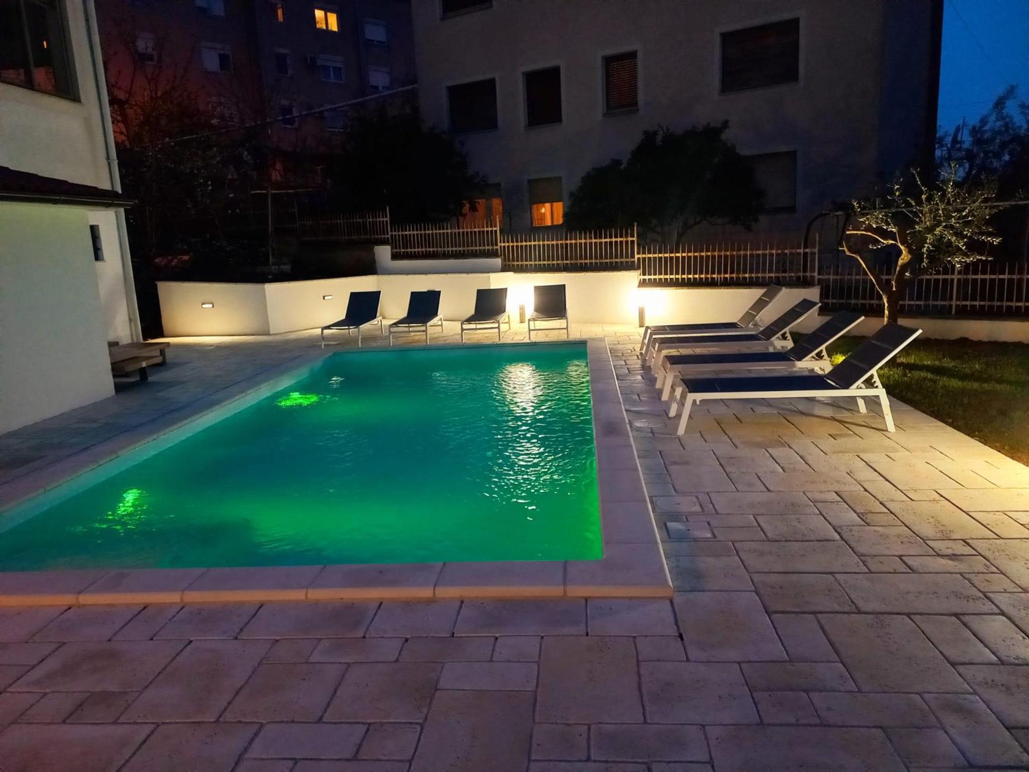 Big Swimming Pool Apartment Monvidal Pula Exterior foto