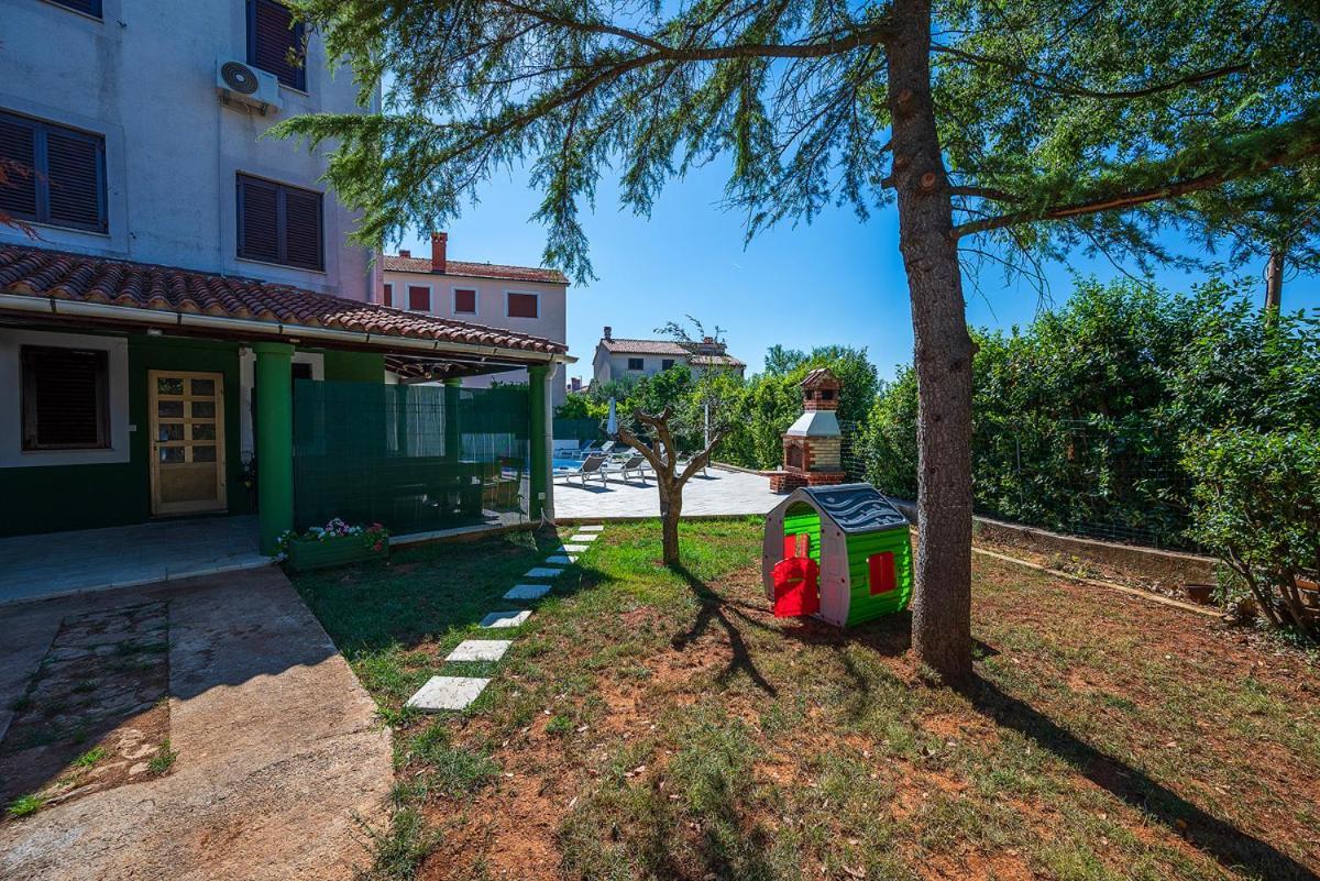 Big Swimming Pool Apartment Monvidal Pula Exterior foto