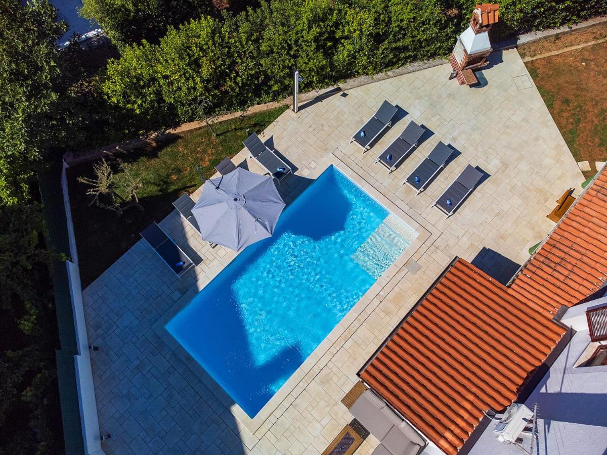 Big Swimming Pool Apartment Monvidal Pula Exterior foto