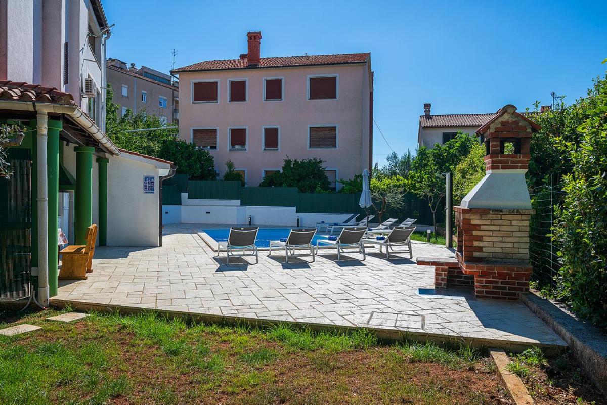 Big Swimming Pool Apartment Monvidal Pula Exterior foto