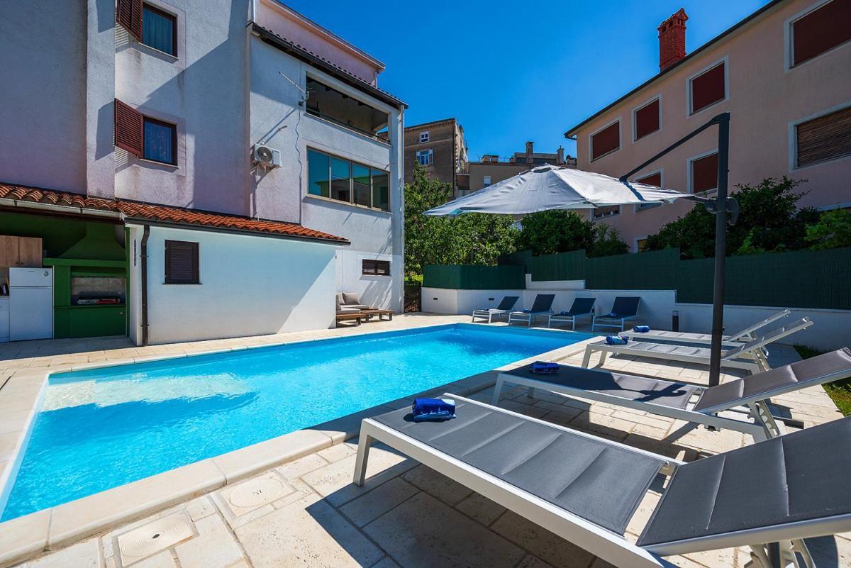 Big Swimming Pool Apartment Monvidal Pula Exterior foto
