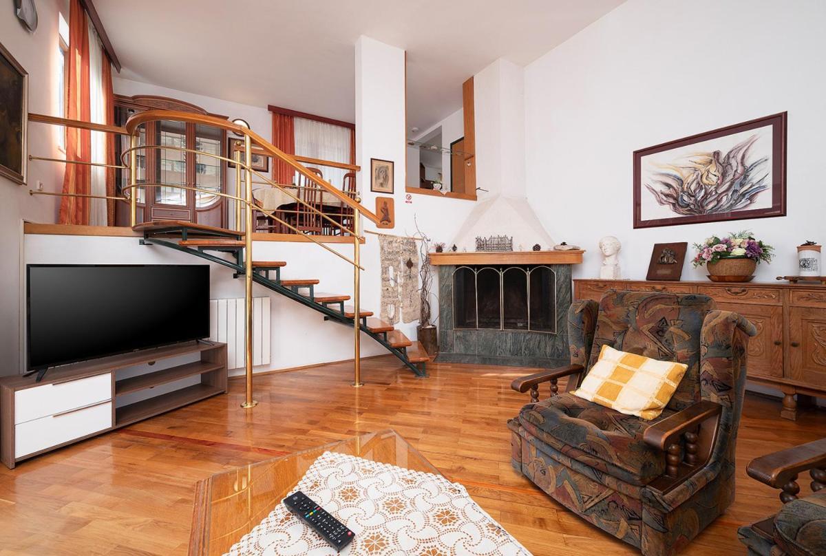 Big Swimming Pool Apartment Monvidal Pula Exterior foto