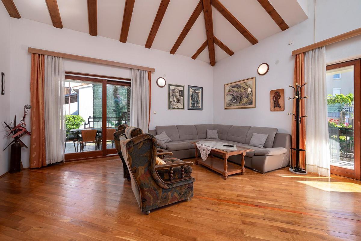 Big Swimming Pool Apartment Monvidal Pula Exterior foto