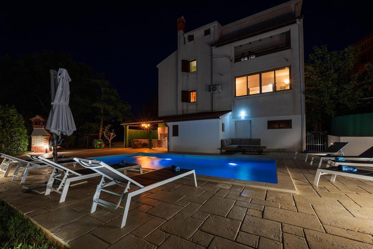 Big Swimming Pool Apartment Monvidal Pula Exterior foto