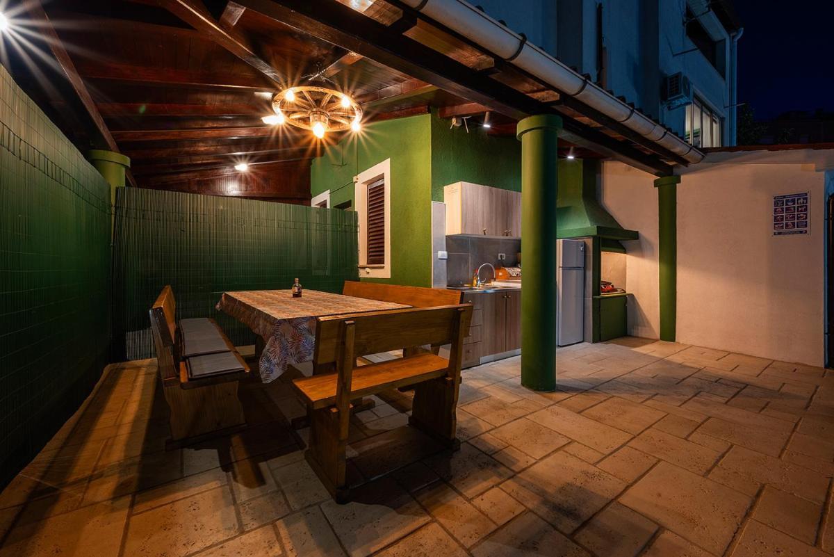 Big Swimming Pool Apartment Monvidal Pula Exterior foto